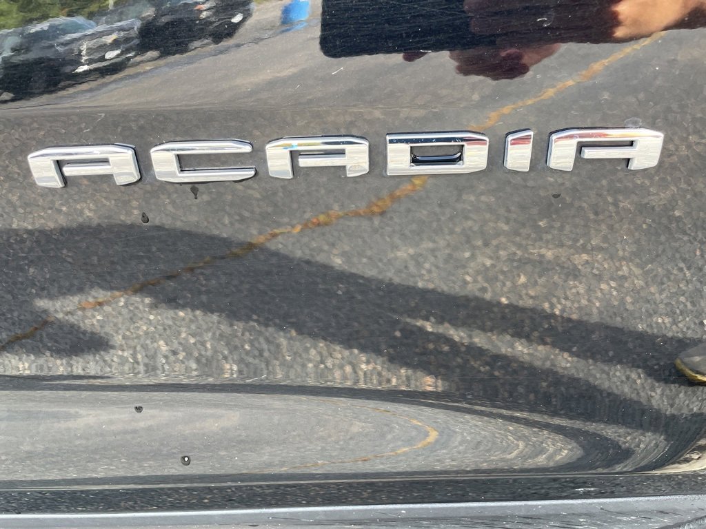 Used 2024 GMC Acadia Elevation image 10