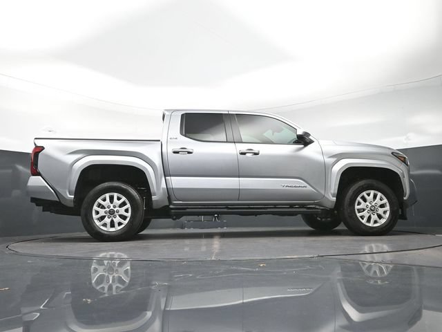 Used 2025 Toyota Tacoma SR5 RWD image 29
