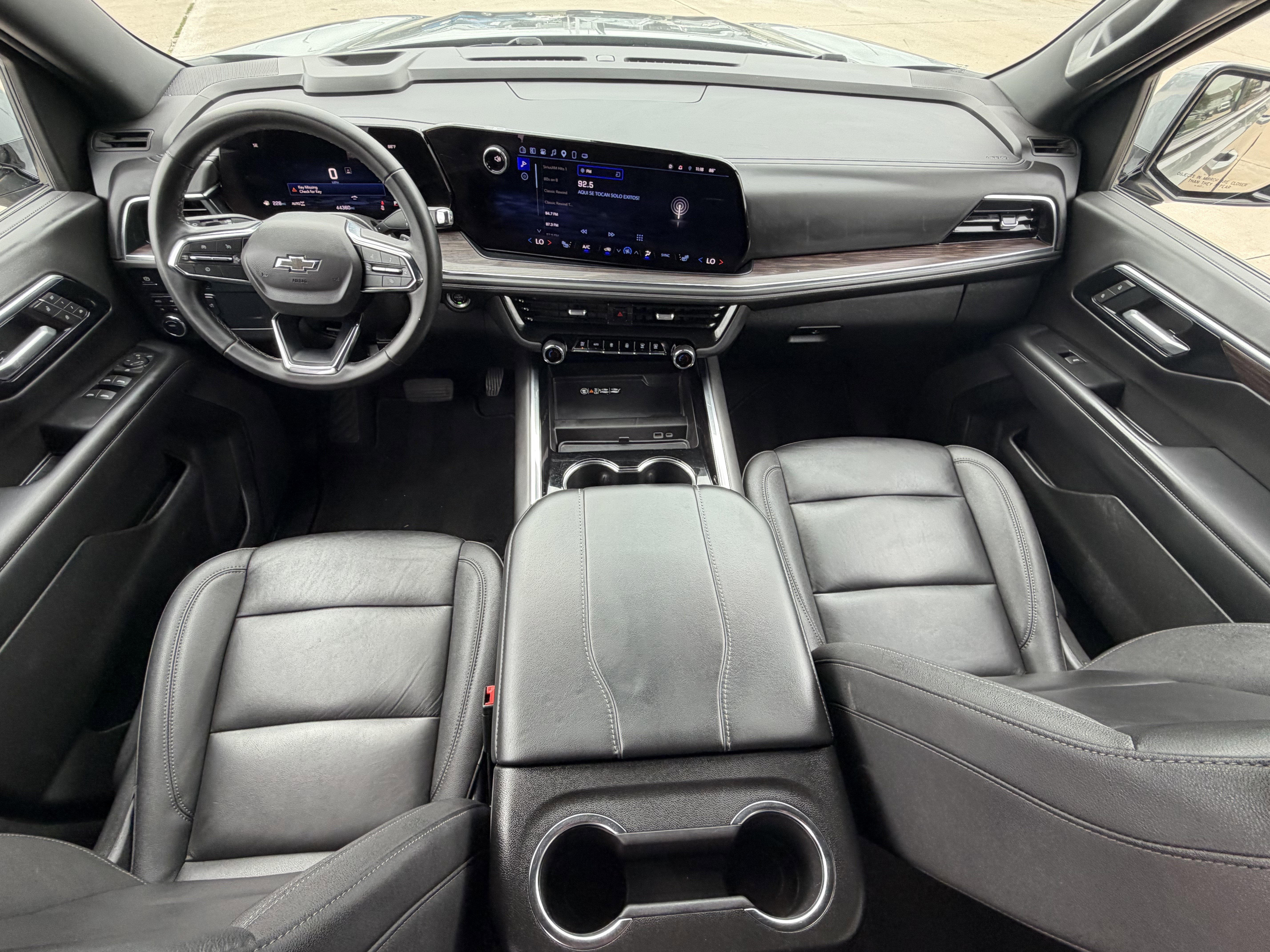 Used 2025 Chevrolet Suburban Z71 AWD/4WD image 11