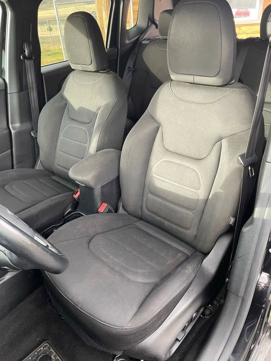 Used 2020 Jeep Renegade Latitude w/ Cold Weather Group image 8