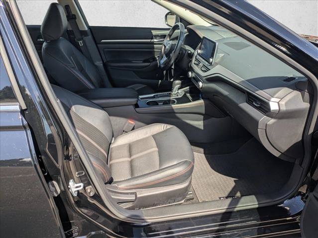 Used 2024 Nissan Altima 2.5 SR FWD image 18