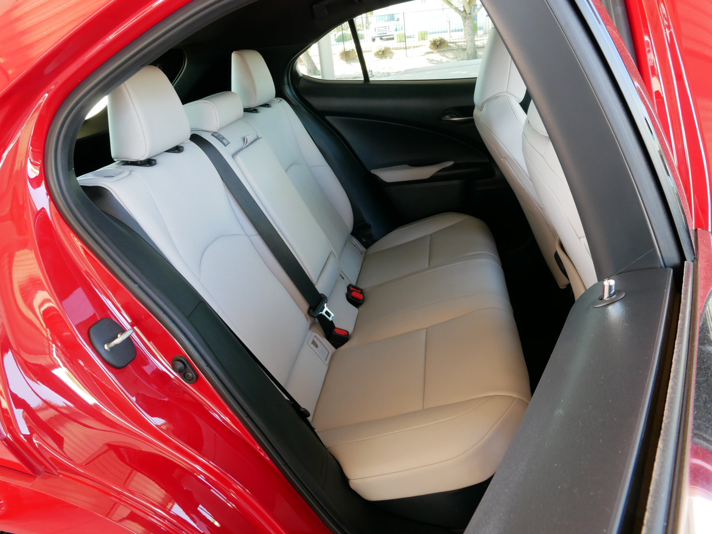 Used 2024 Lexus UX 250h FWD w/ Premium Package image 14