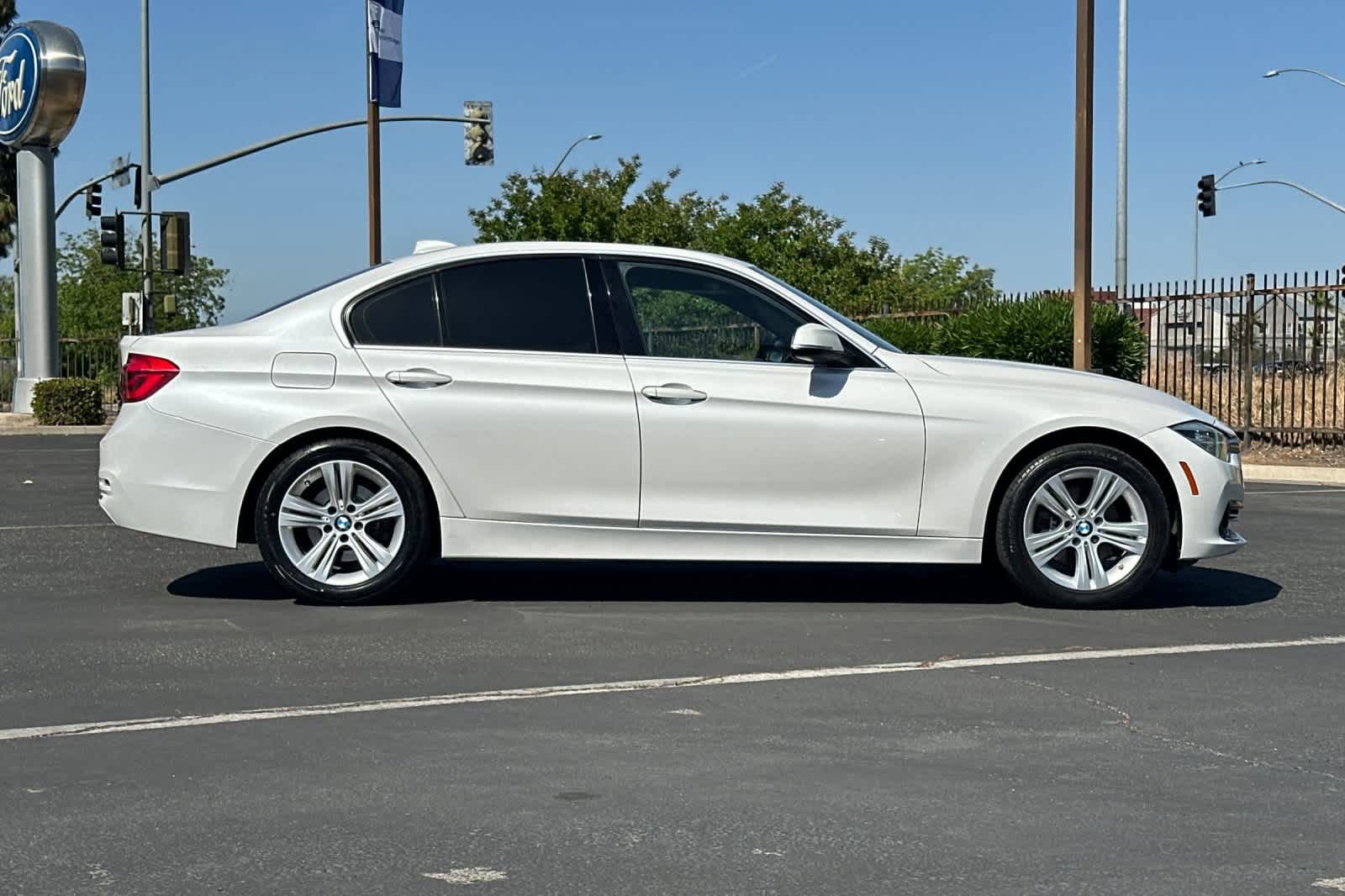 Used 2018 BMW 330i Sedan RWD image 8
