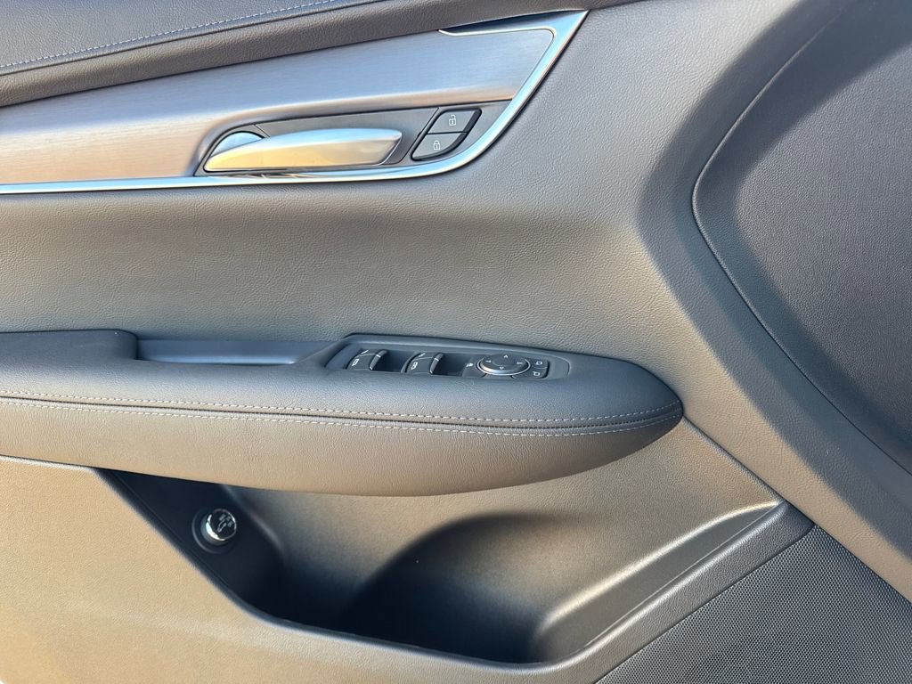 New 2026 Cadillac XT5 Luxury w/ LPO, Floor Liner Package image 17