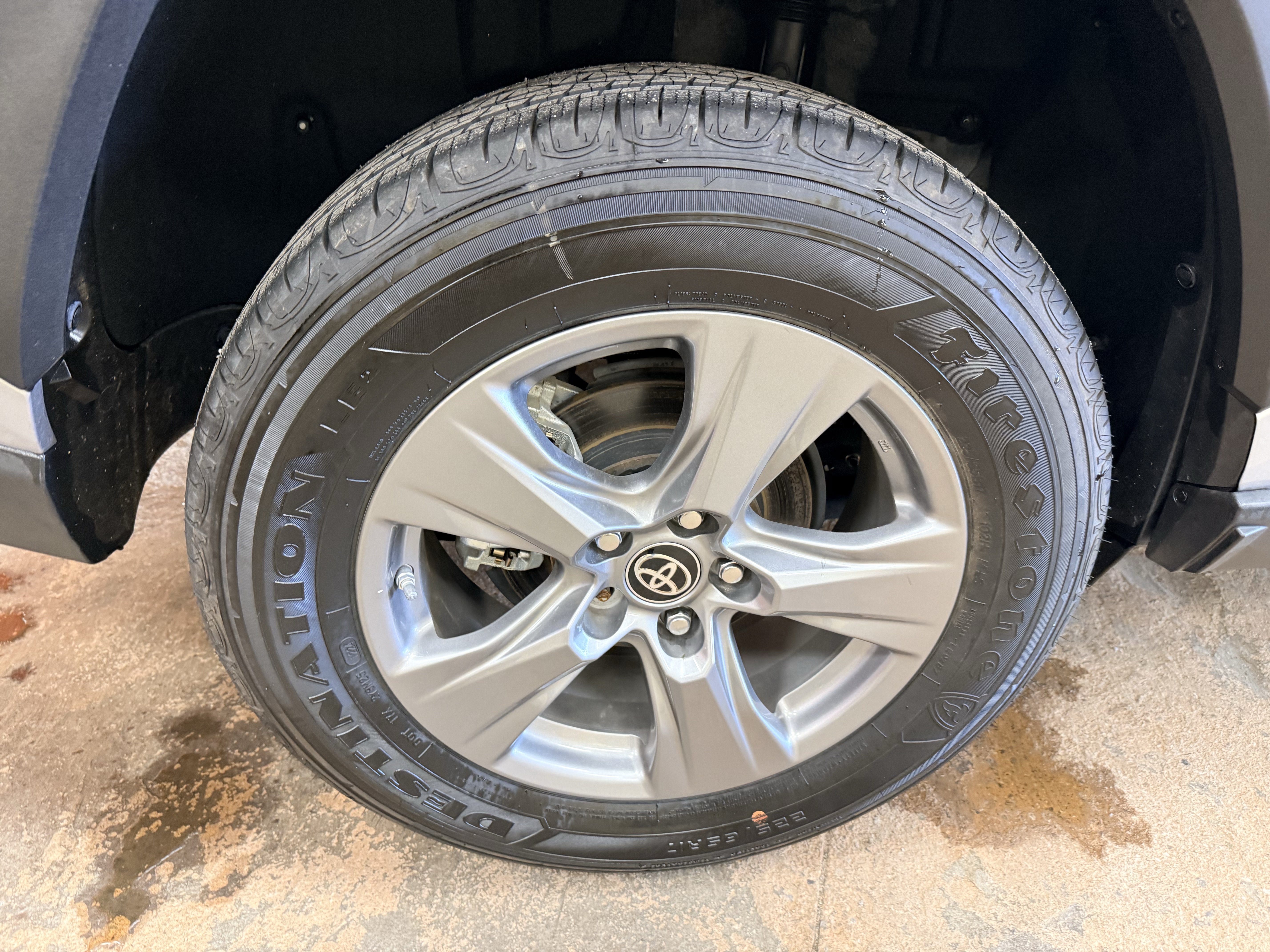 Used 2024 Toyota RAV4 LE AWD/4WD image 19