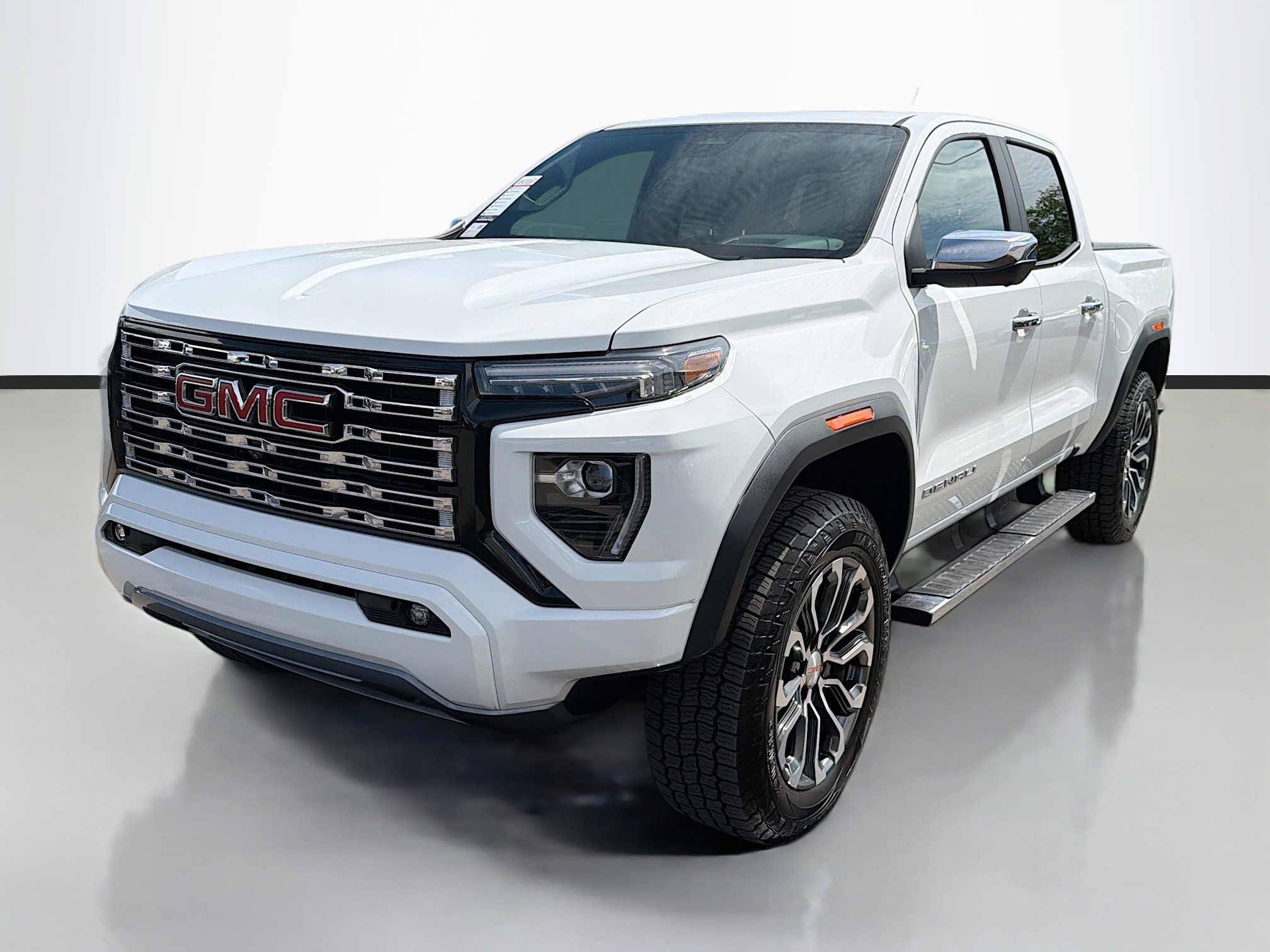 Used 2023 GMC Canyon Denali image 8