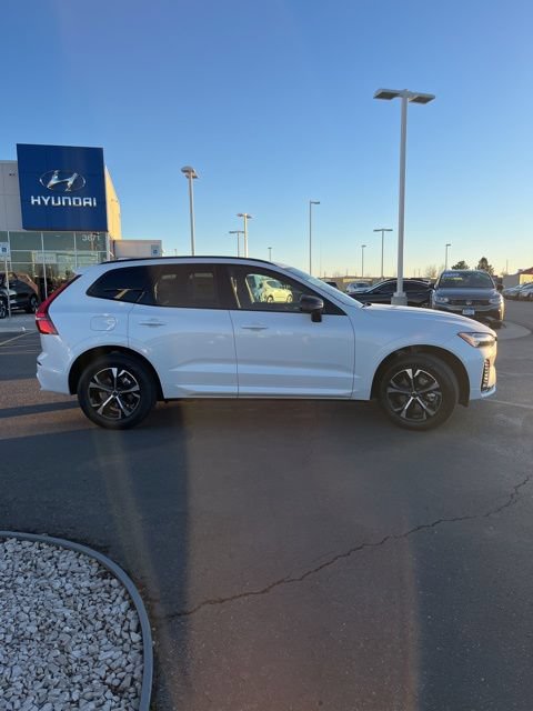 New 2026 Volvo XC60 B5 Core AWD/4WD image 2