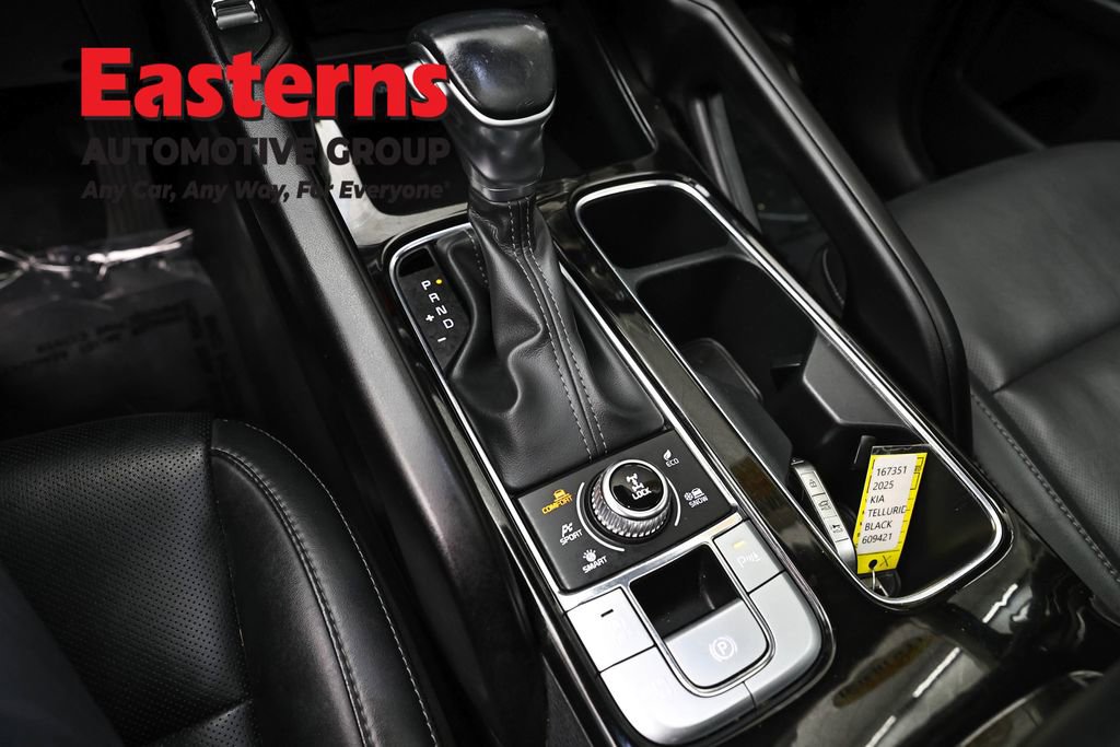 Used 2025 Kia Telluride S AWD/4WD image 13