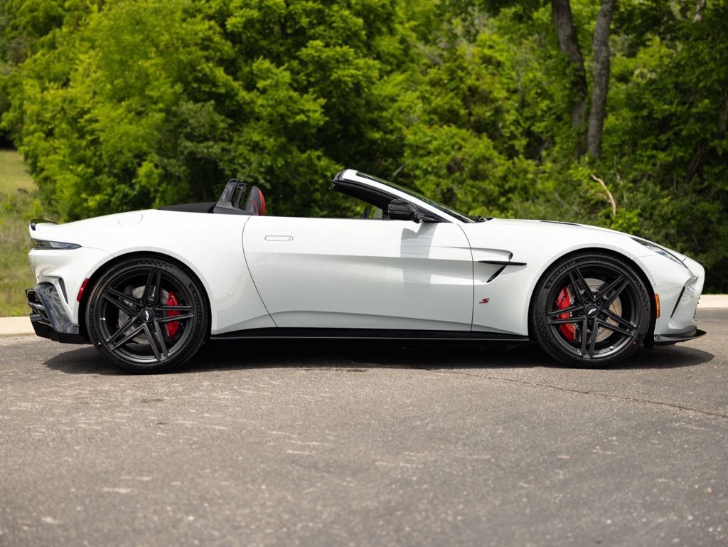 New 2026 Aston Martin V8 Vantage S RWD image 8