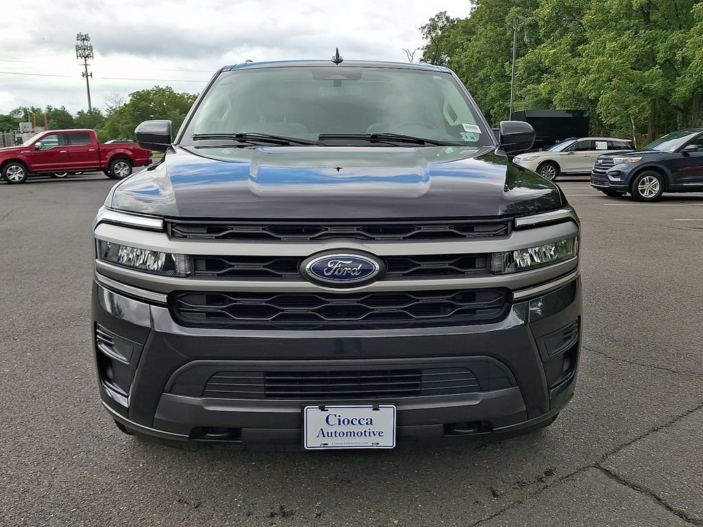 Used 2023 Ford Expedition XLT AWD/4WD image 5
