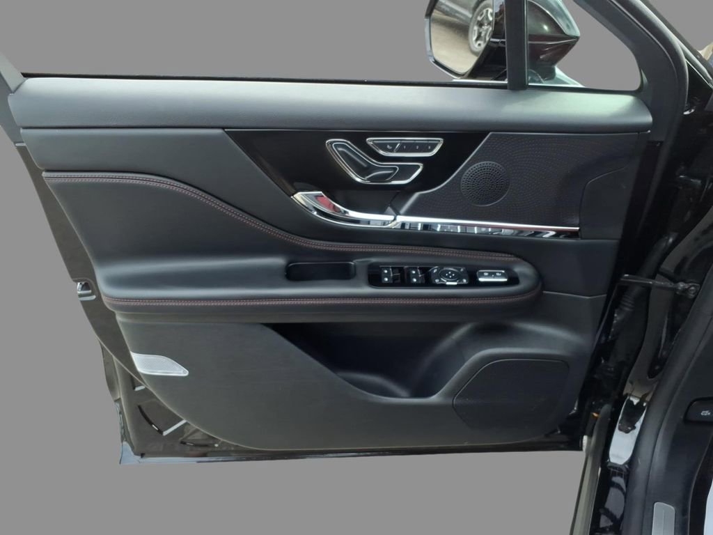 Certified 2024 Lincoln Corsair Grand Touring image 16