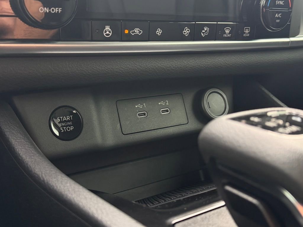 Used 2026 Nissan Rogue SV w/ SV Premium Package image 37