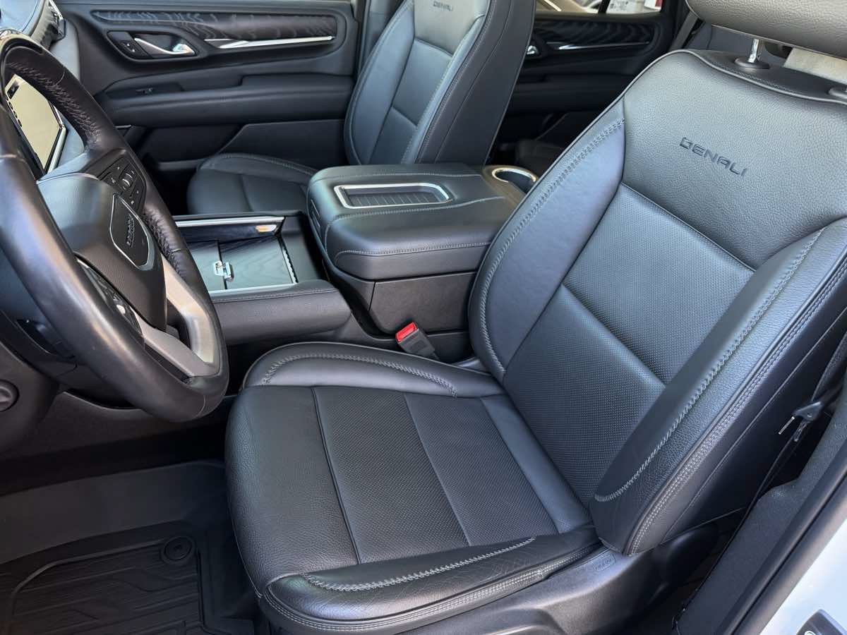 Used 2023 GMC Yukon Denali w/ Denali Reserve Package AWD/4WD image 17