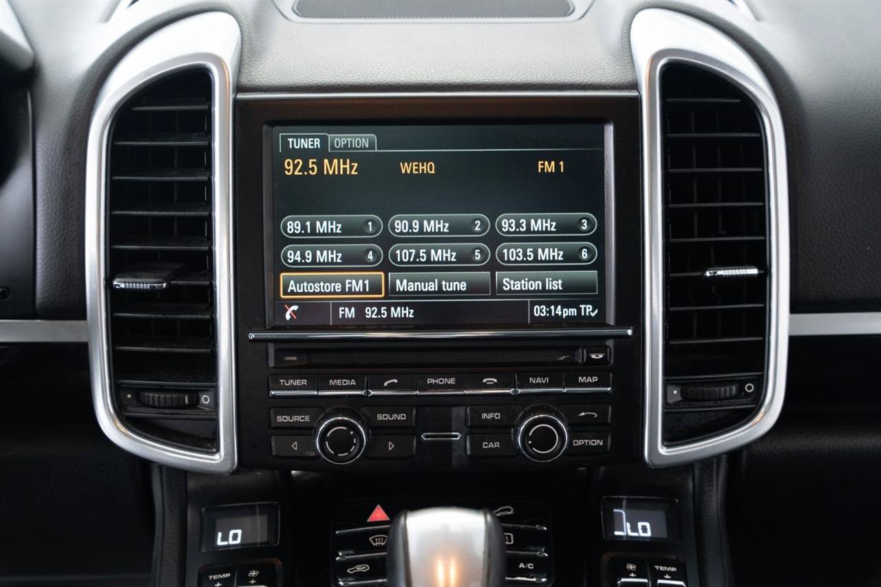 Used 2014 Porsche Cayenne S AWD/4WD image 19