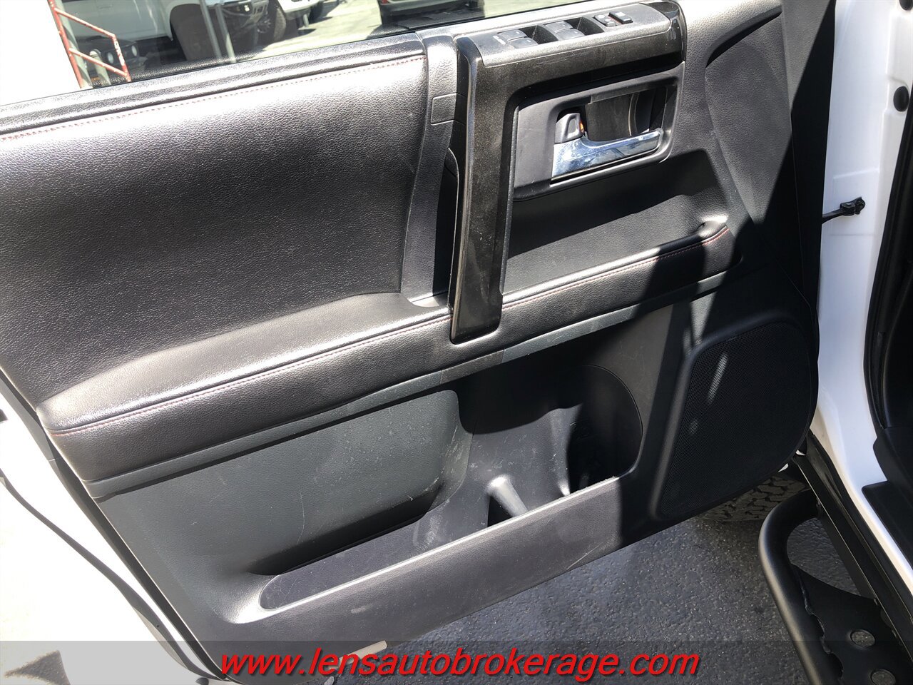 Used 2015 Toyota 4Runner TRD Pro AWD/4WD image 9