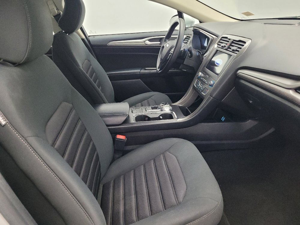 Used 2019 Ford Fusion SE FWD image 21
