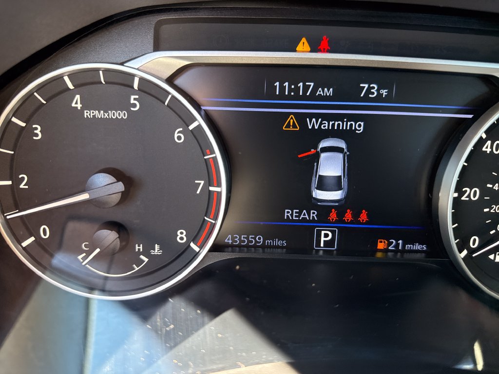 Used 2025 Nissan Altima 2.5 SV AWD/4WD image 17