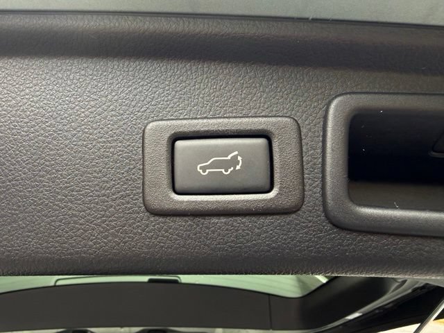 Used 2017 Subaru Forester 2.5i Touring AWD/4WD image 38