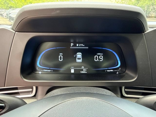 Used 2025 Hyundai Elantra SE FWD image 8