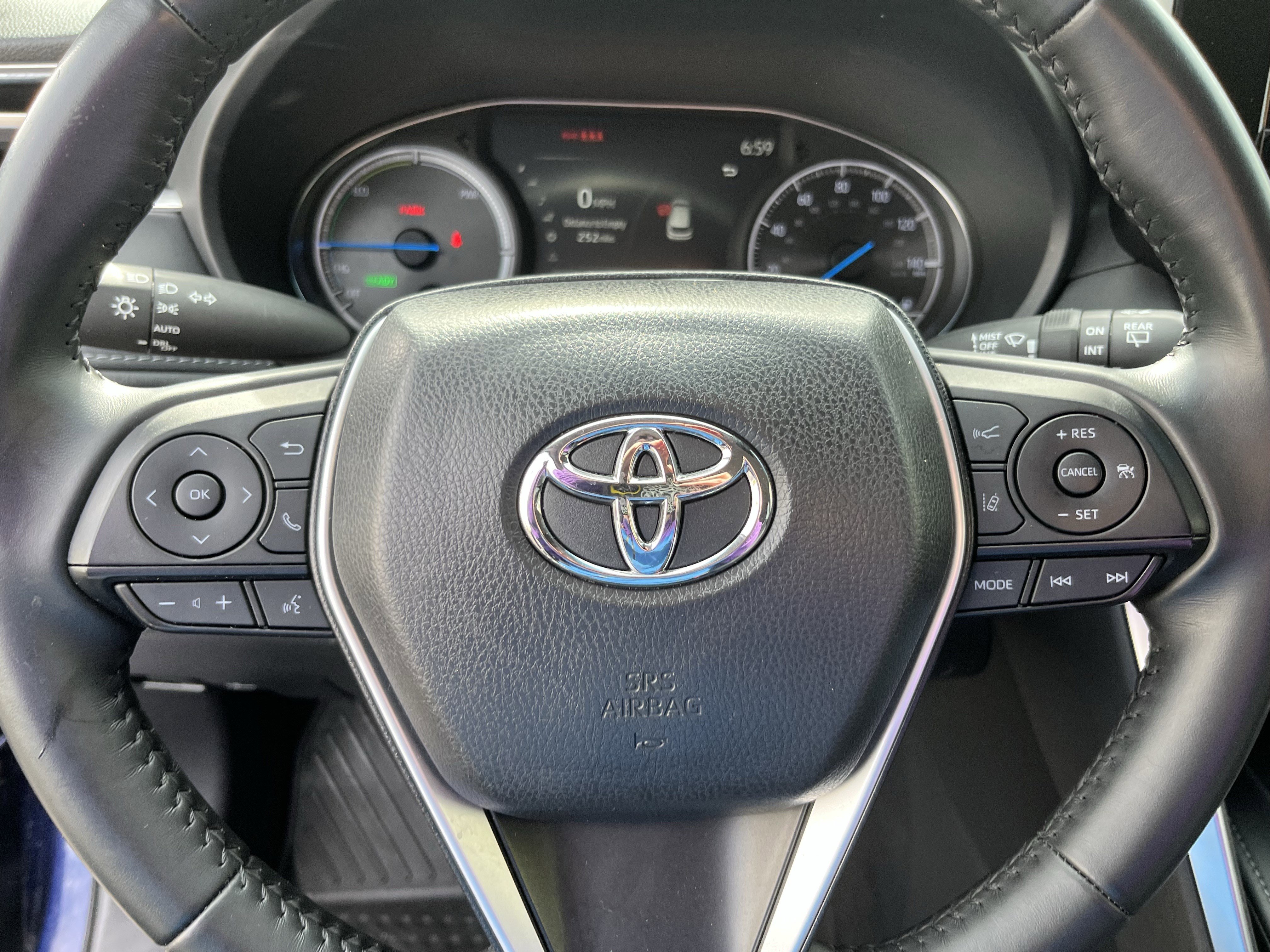 Used 2024 Toyota Venza LE AWD/4WD image 19