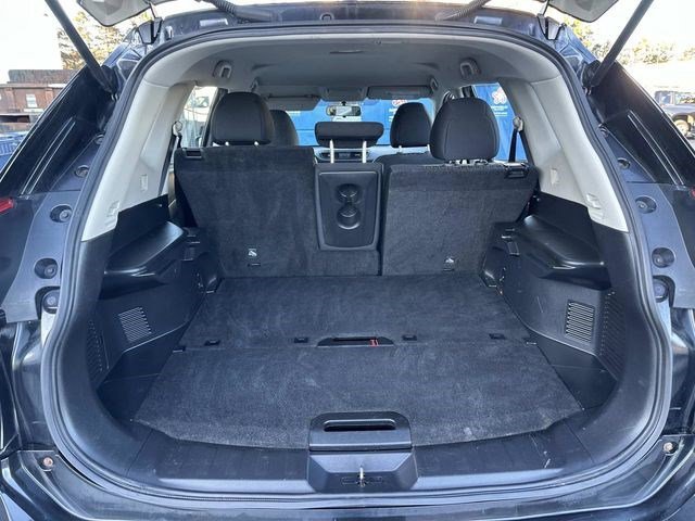 Used 2017 Nissan Rogue S image 13