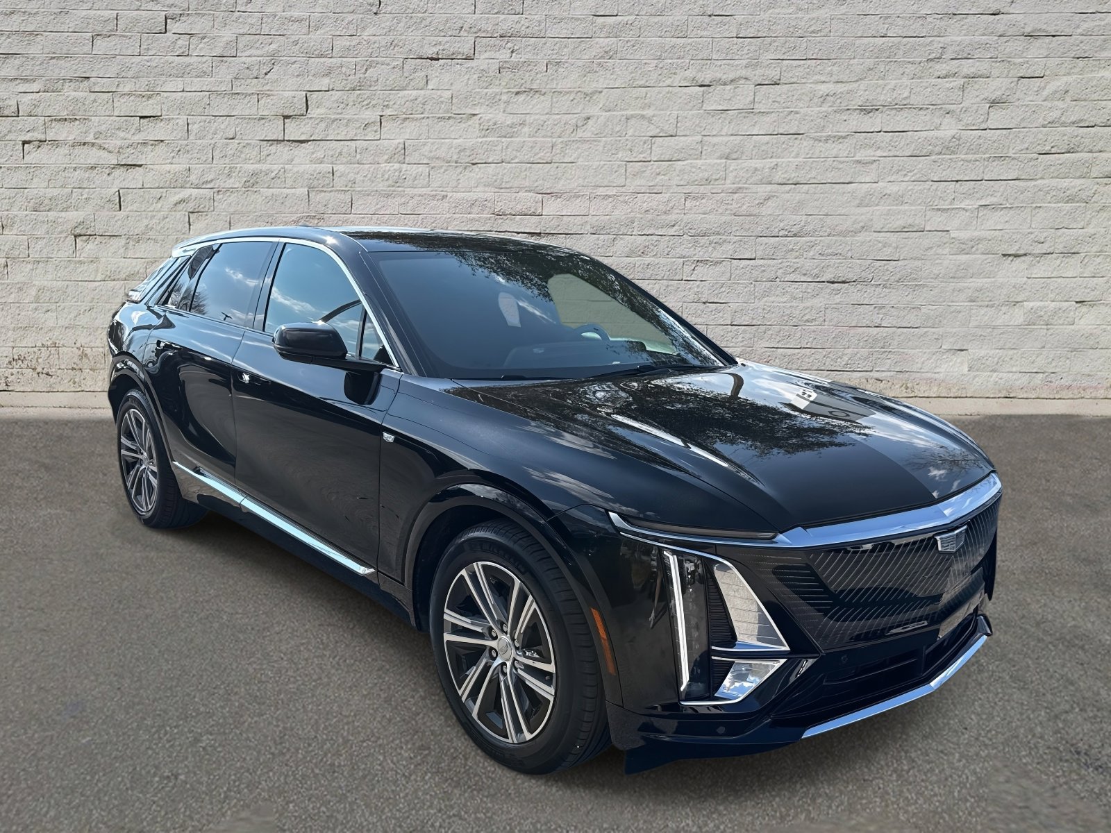 Used 2025 Cadillac Lyriq Luxury image 3