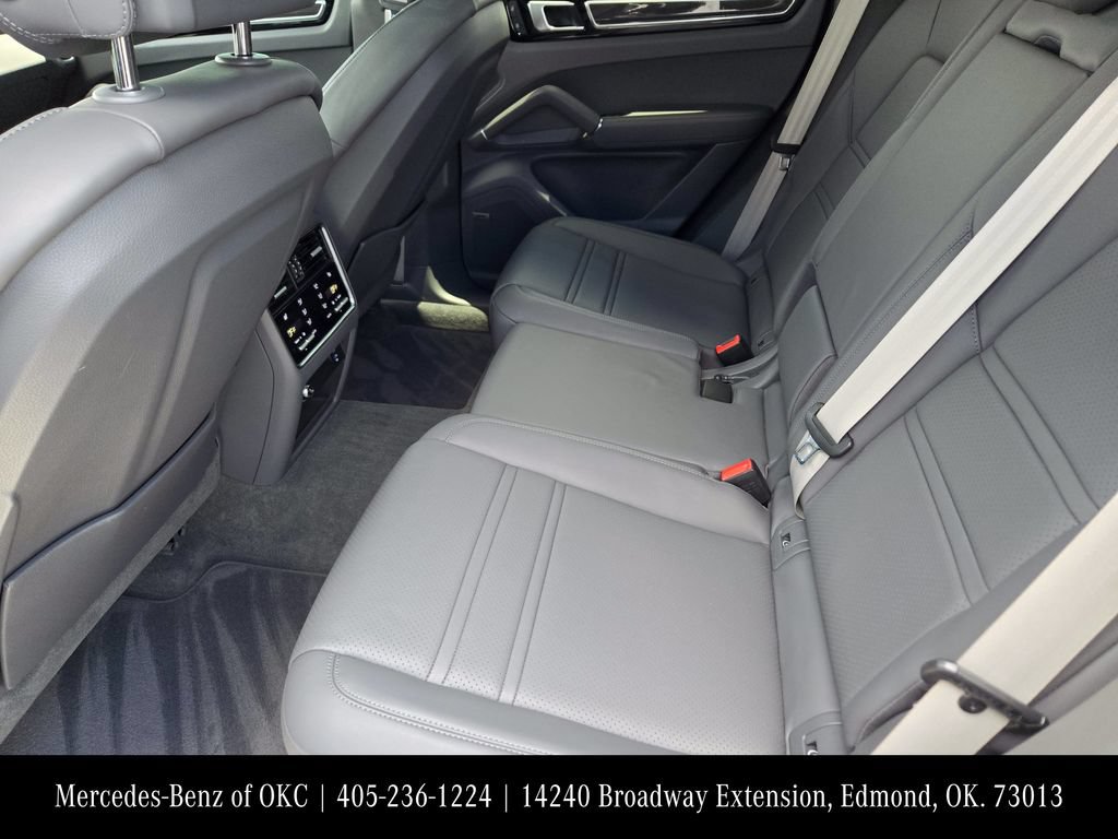 Used 2023 Porsche Cayenne S AWD/4WD image 21