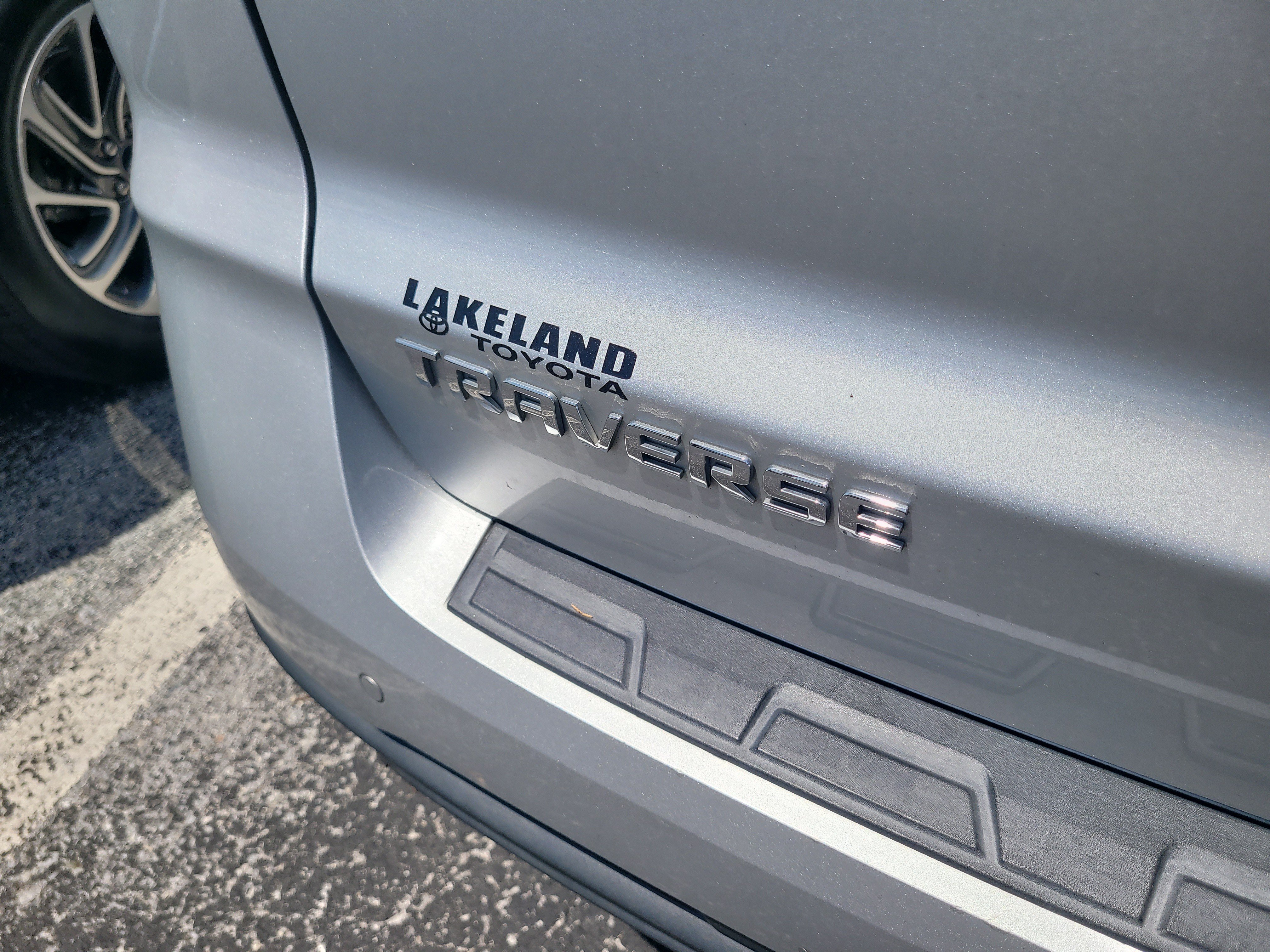 Used 2017 Chevrolet Traverse LT FWD image 10