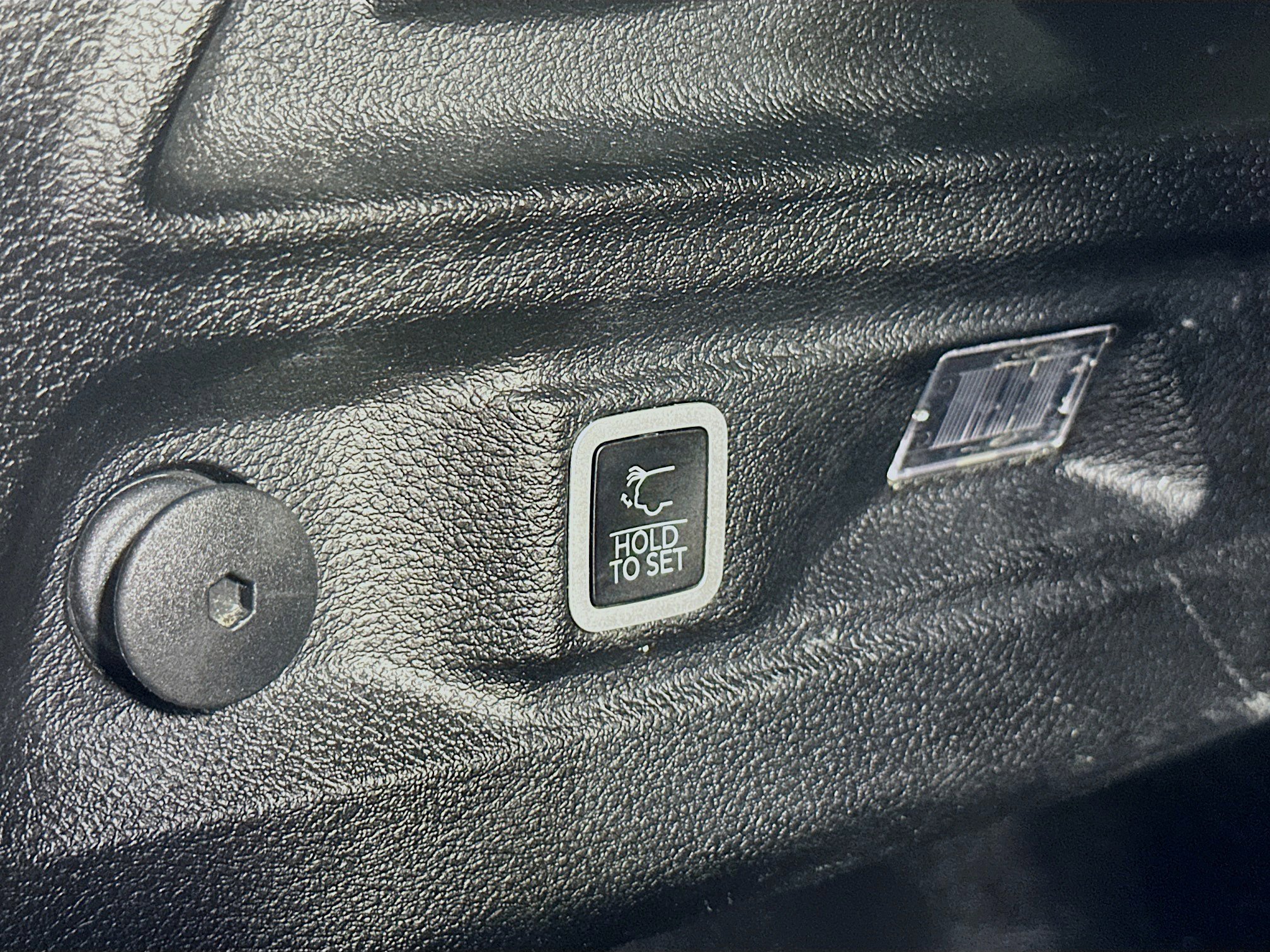 Used 2023 Jeep Grand Cherokee L Laredo image 28