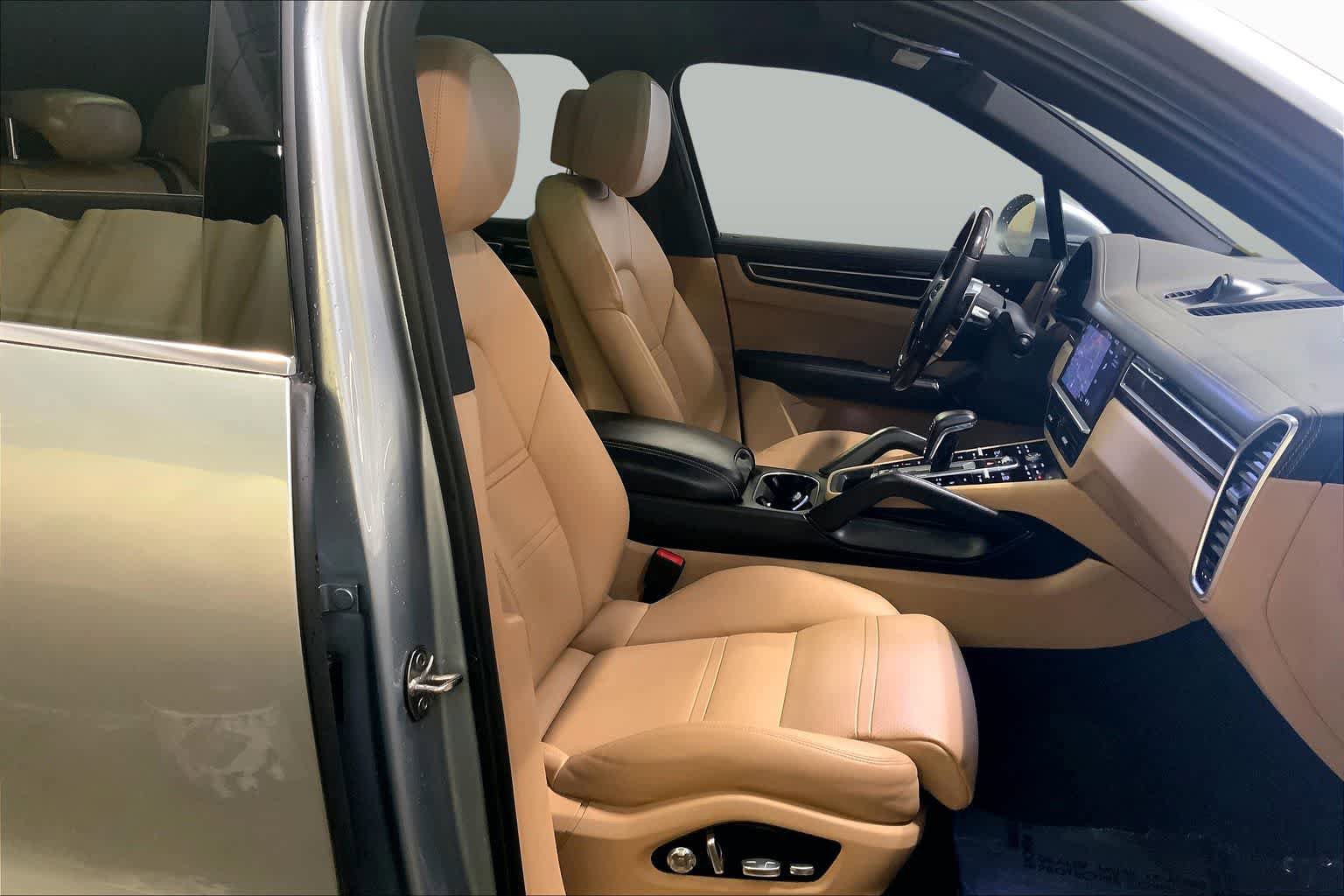 Used 2020 Porsche Cayenne S AWD/4WD image 9