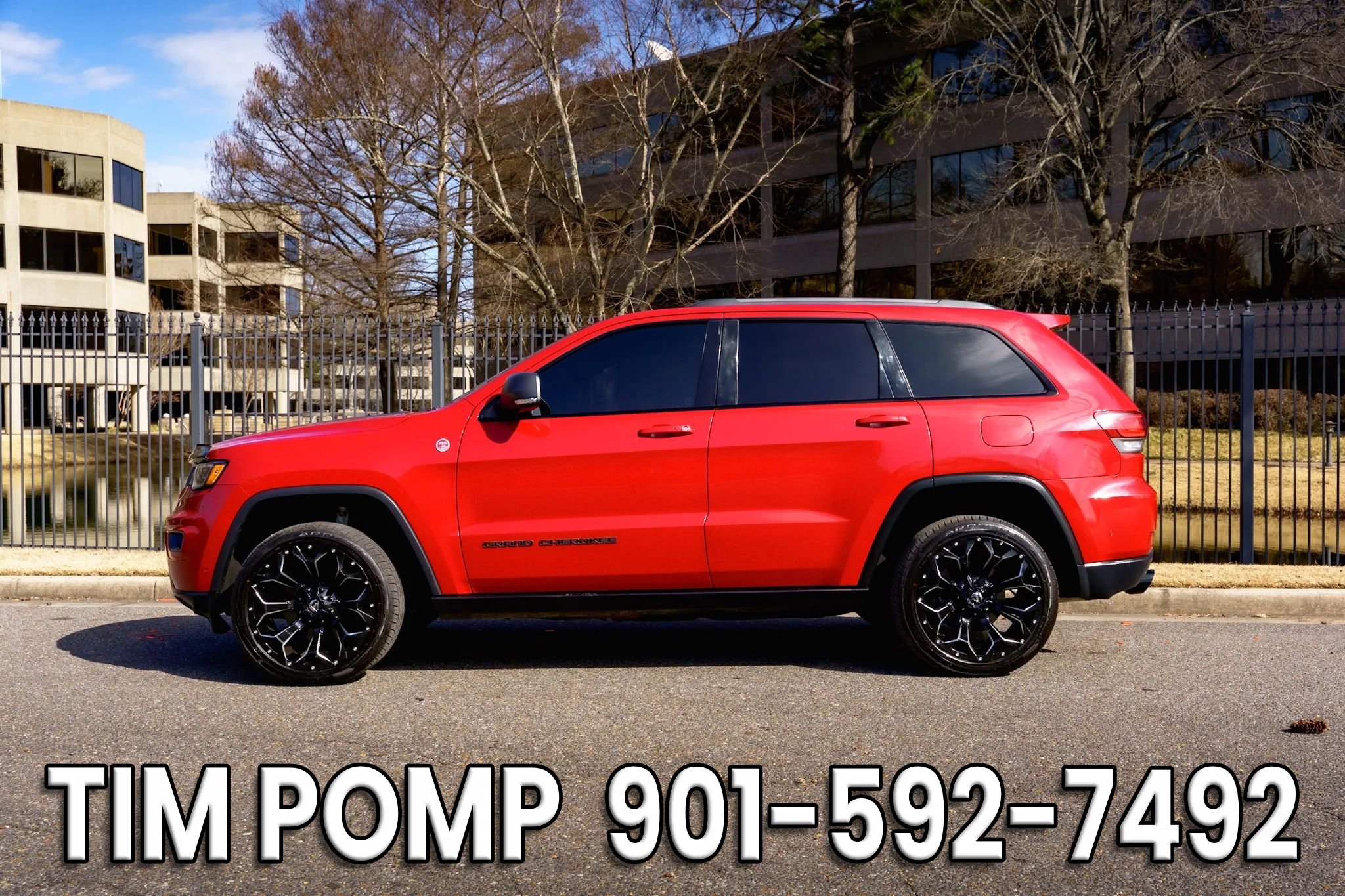 Used 2017 Jeep Grand Cherokee Trailhawk w/ Trailhawk Luxury Group image 9