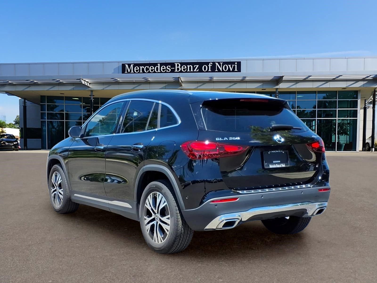 Certified 2025 Mercedes-Benz GLA 250 4MATIC image 3