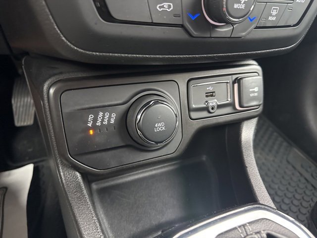 Used 2021 Jeep Renegade Latitude image 28