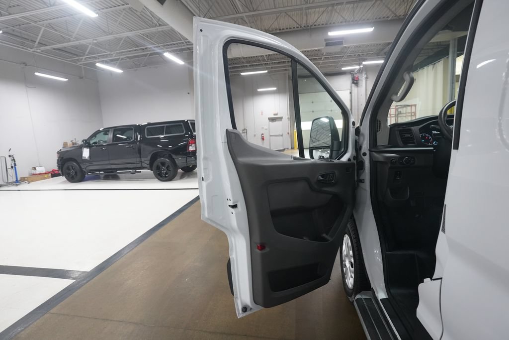 Used 2025 Ford Transit 250 Low Roof w/ Exterior Upgrade Package RWD image 27