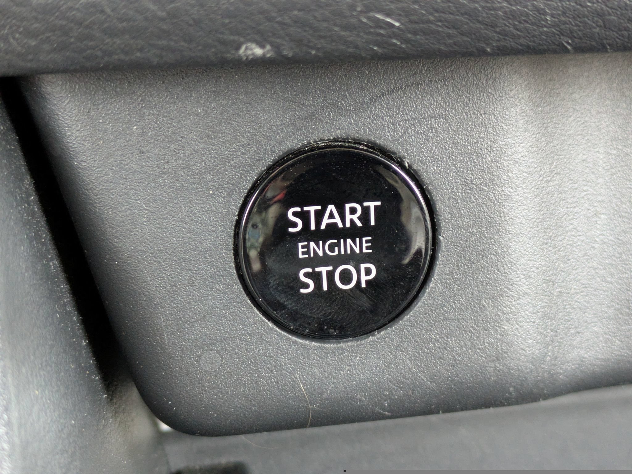 Used 2025 Nissan Rogue SV AWD/4WD image 27