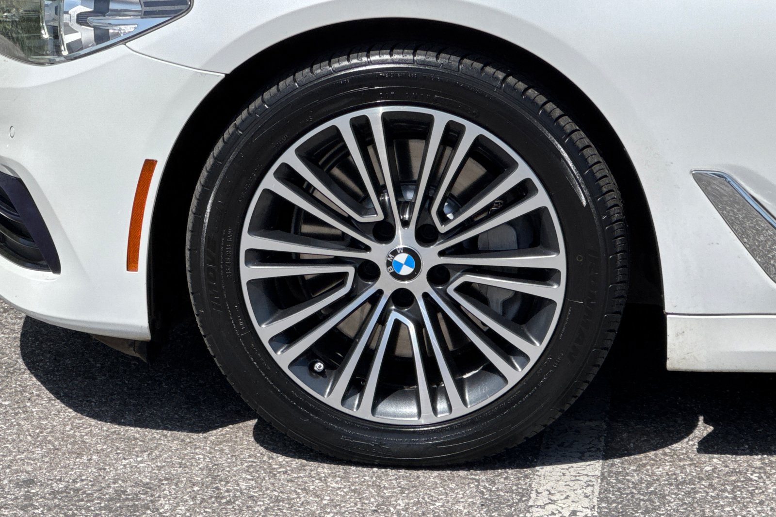 Used 2019 BMW 530i w/ Convenience Package RWD image 26