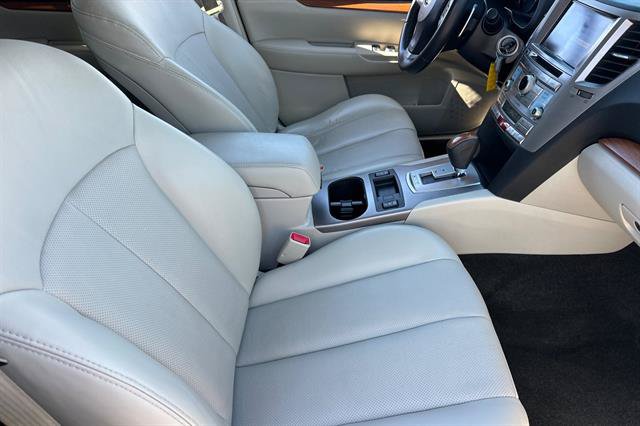 Used 2013 Subaru Outback 2.5i Limited AWD/4WD image 17