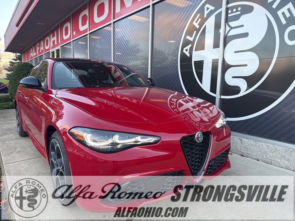 New 2025 Alfa Romeo Giulia AWD w/ Veloce Package AWD video 1