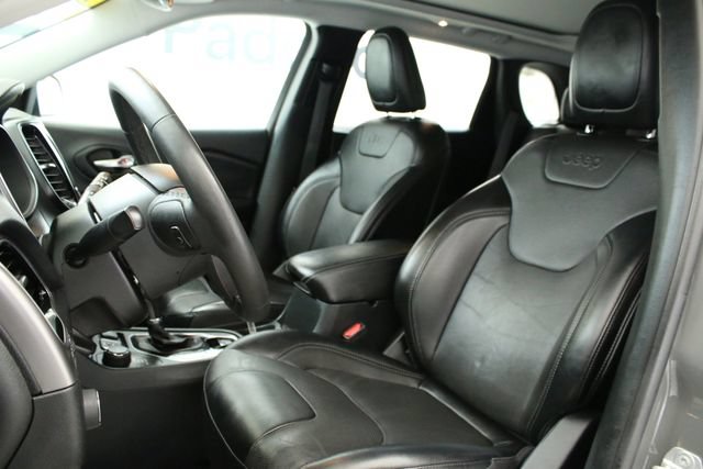 Used 2022 Jeep Cherokee Limited AWD/4WD image 24