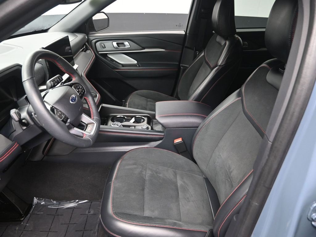Used 2025 Ford Explorer ST w/ Sun And Sound Package image 14