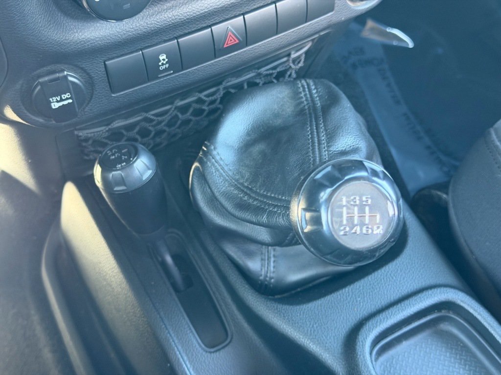 Used 2017 Jeep Wrangler Sport AWD/4WD image 14