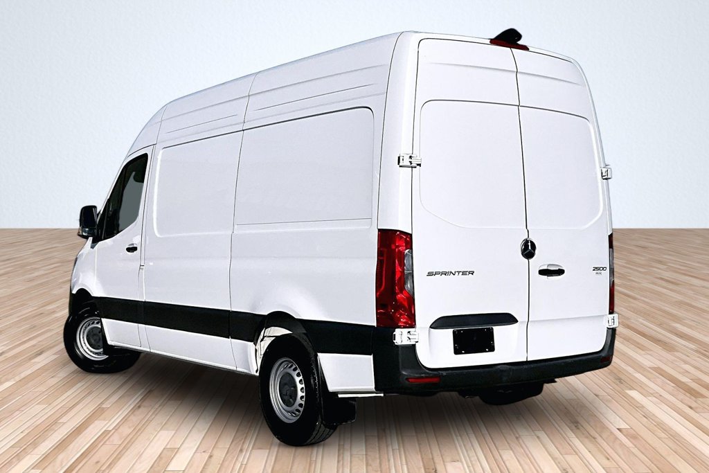 Used 2025 Mercedes-Benz Sprinter 2500 image 11