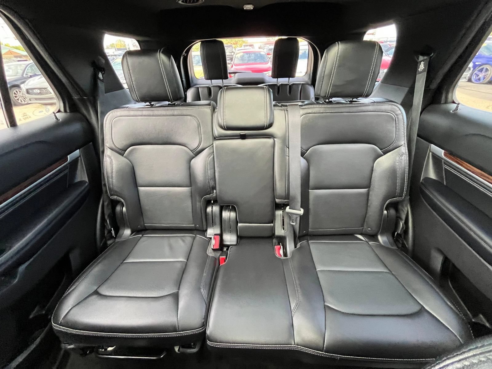 Used 2017 Ford Explorer Limited w/ Equipment Group 301A AWD/4WD image 39