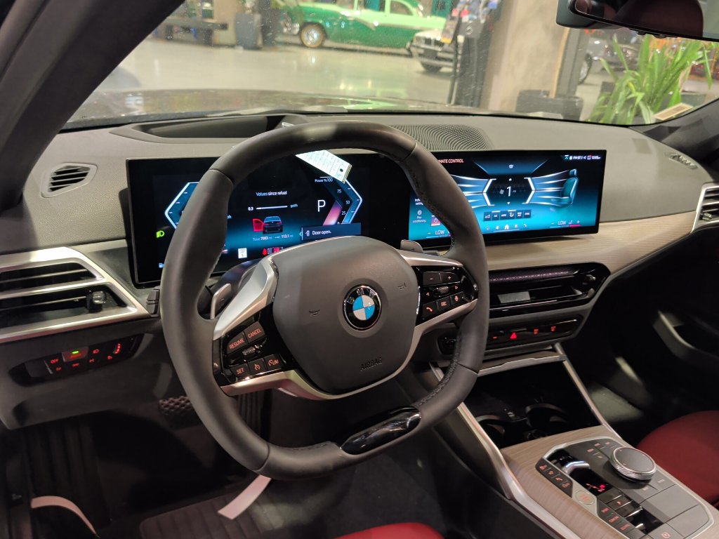 Certified 2025 BMW 330i xDrive Sedan AWD/4WD image 5