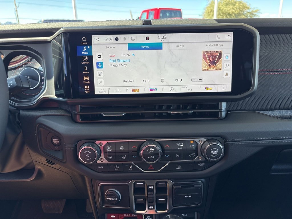 New 2025 Jeep Gladiator Rubicon w/ Convenience Group image 32