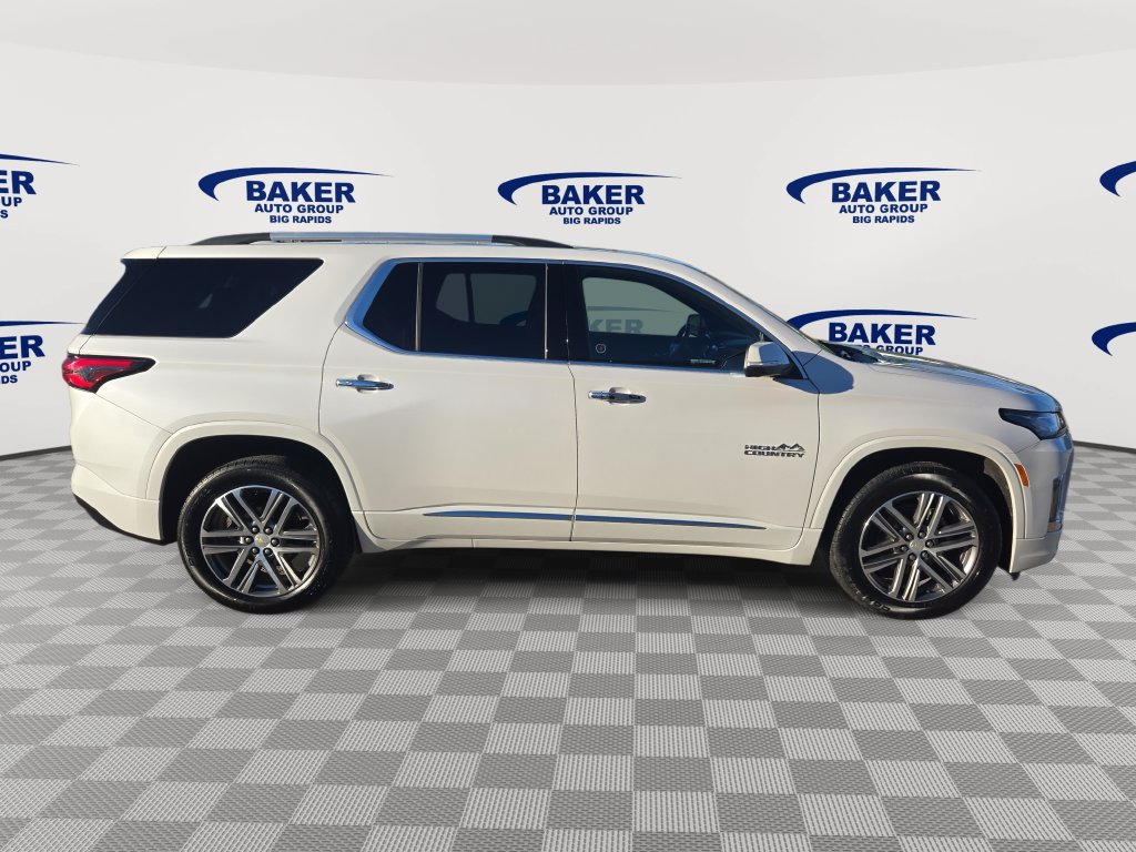 Used 2023 Chevrolet Traverse High Country AWD/4WD image 2