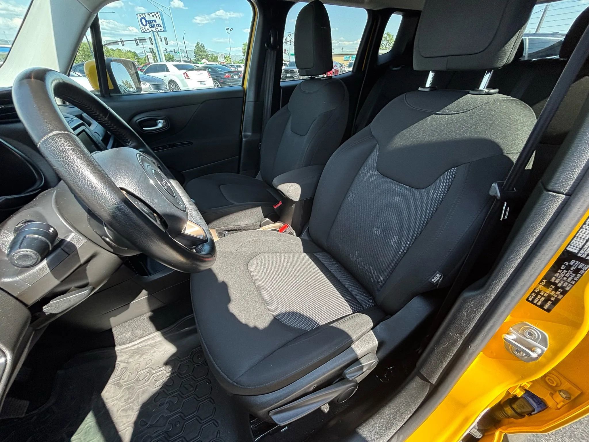 Used 2015 Jeep Renegade Latitude image 5