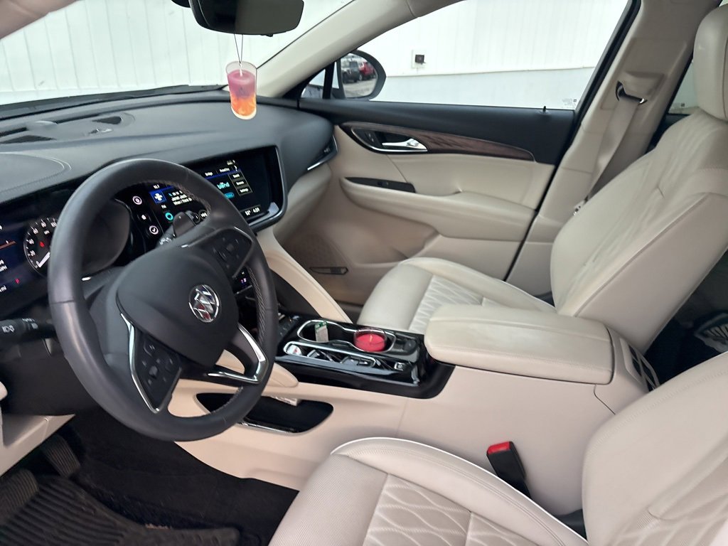 Used 2022 Buick Envision Avenir w/ Technology Package II image 9