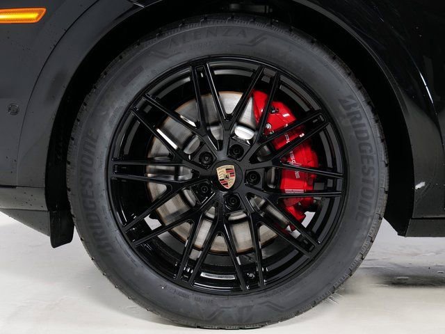 New 2026 Porsche Cayenne GTS image 34