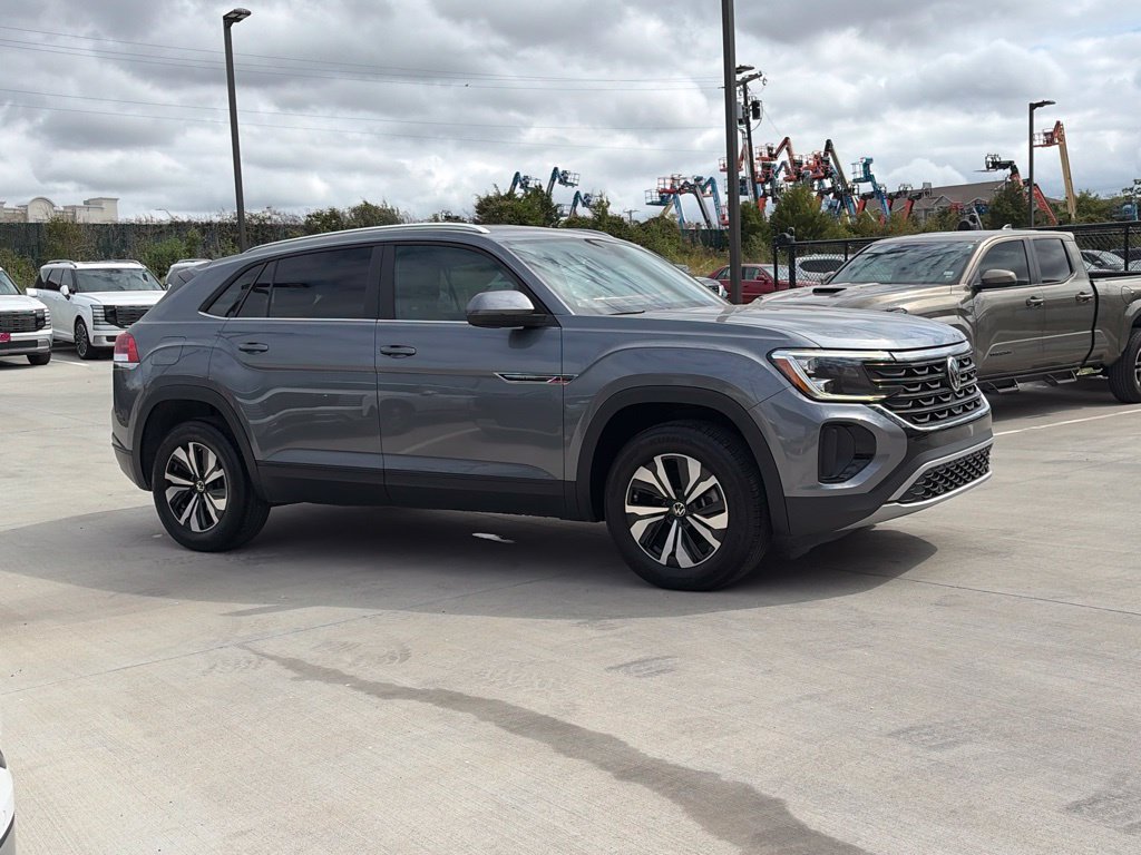 Used 2024 Volkswagen Atlas Cross Sport SE FWD image 13
